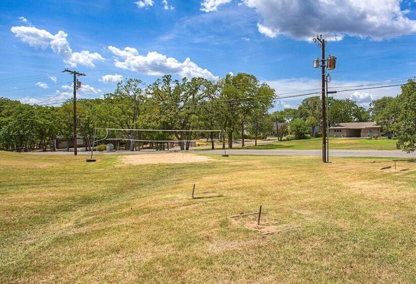 Lake View Tangled At Texoma Home W/ Hot Tub!