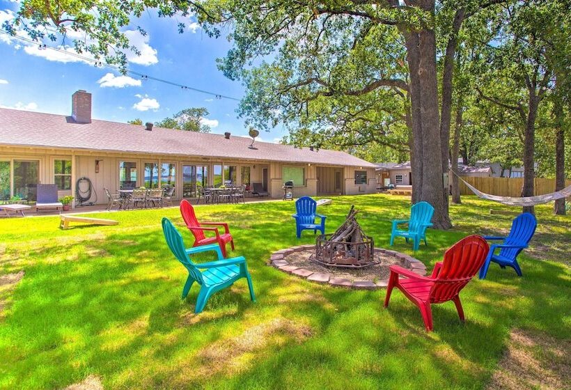 Lake View Tangled At Texoma Home W/ Hot Tub!