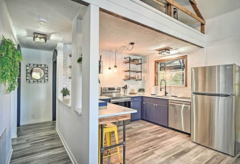 Ten Mile Home On Watts Bar Lake W/ 2 Docks!