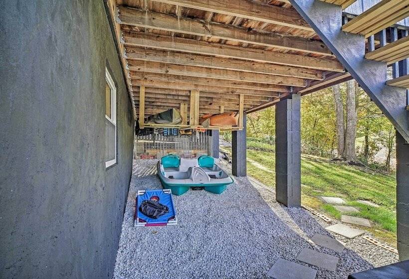 Ten Mile Home On Watts Bar Lake W/ 2 Docks!
