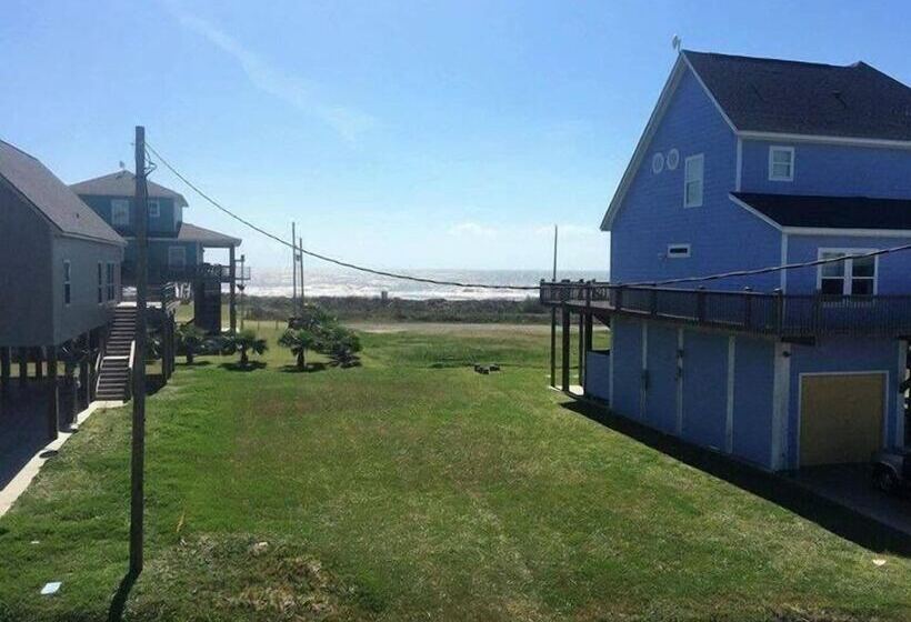 Port Bolivar Getaway W/ Ocean View: Walk To Beach!