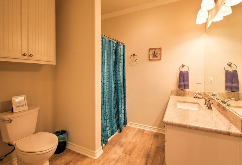 Port Bolivar Getaway W/ Ocean View: Walk To Beach!