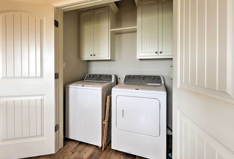 Port Bolivar Getaway W/ Ocean View: Walk To Beach!