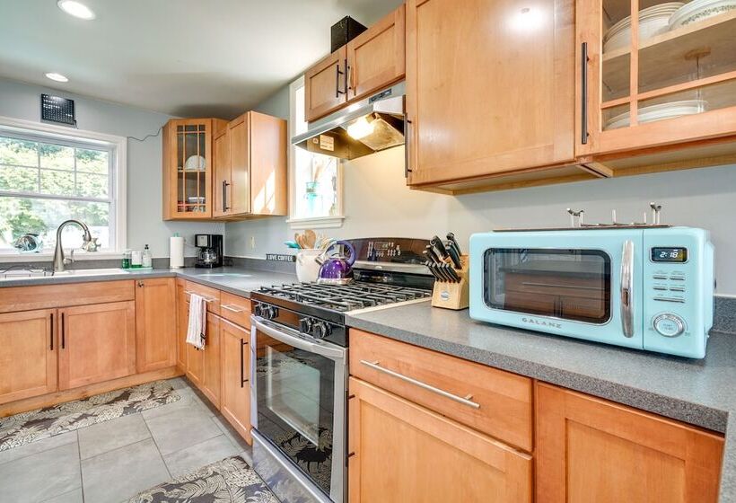 The 1818 Home W/ Porch & Grill   1 Mi To Beach!