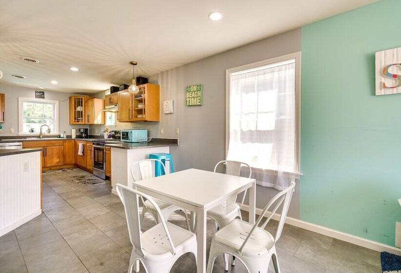 The 1818 Home W/ Porch & Grill   1 Mi To Beach!