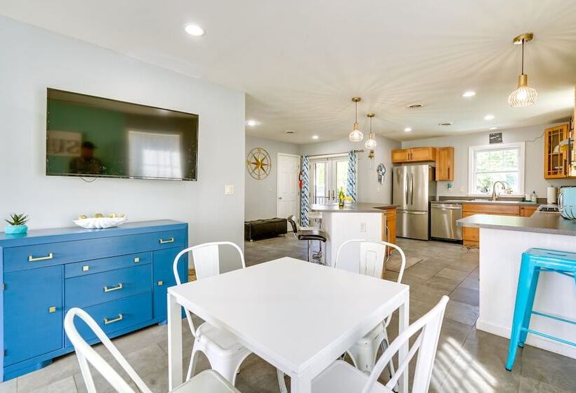 The 1818 Home W/ Porch & Grill   1 Mi To Beach!