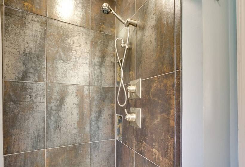 The 1818 Home W/ Porch & Grill   1 Mi To Beach!