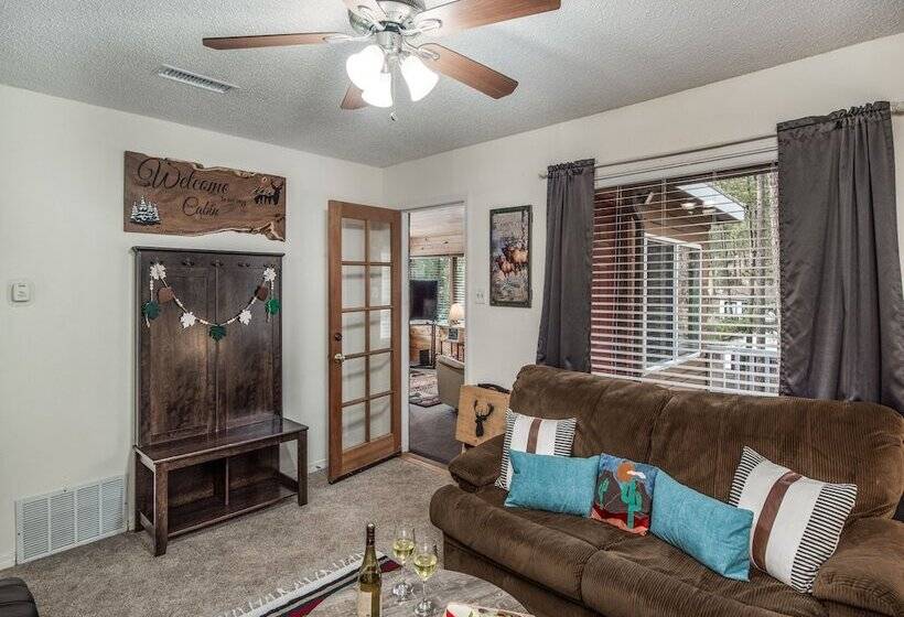 The Elk Meadow Cozy Cabin