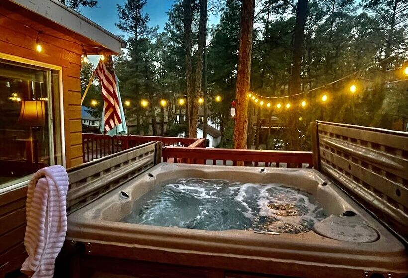 The Elk Meadow Cozy Cabin