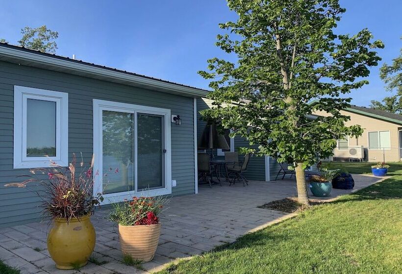 The Lakefront Home   5 Minutes From Detroit Lakes!