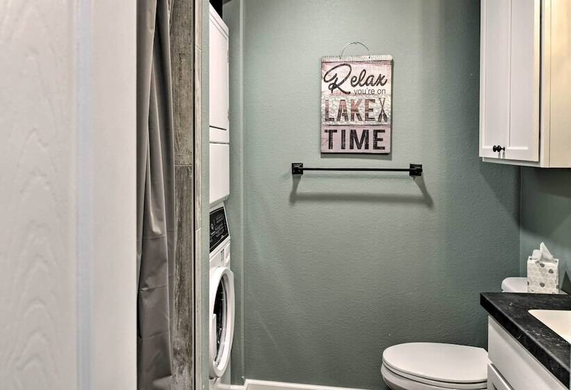 The Lakefront Home   5 Minutes From Detroit Lakes!