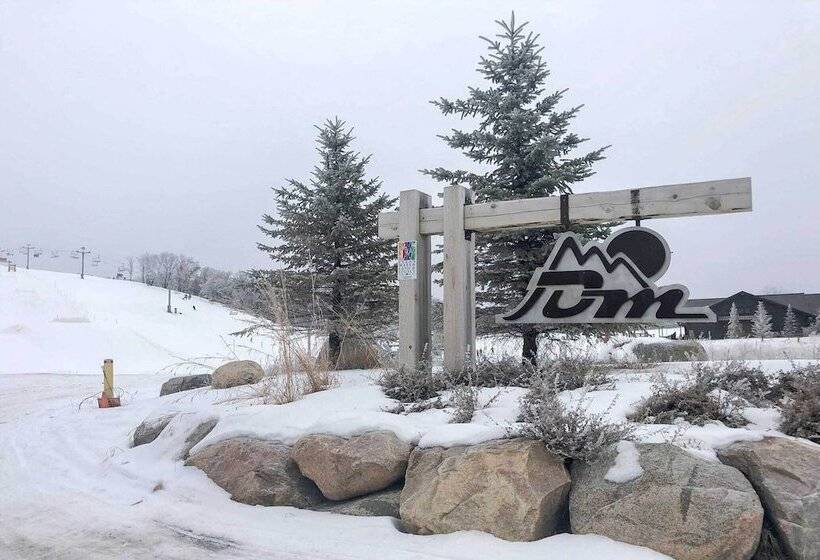 The Lakefront Home   5 Minutes From Detroit Lakes!