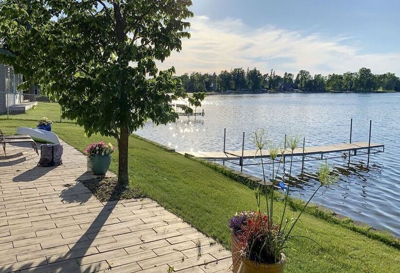 The Lakefront Home   5 Minutes From Detroit Lakes!