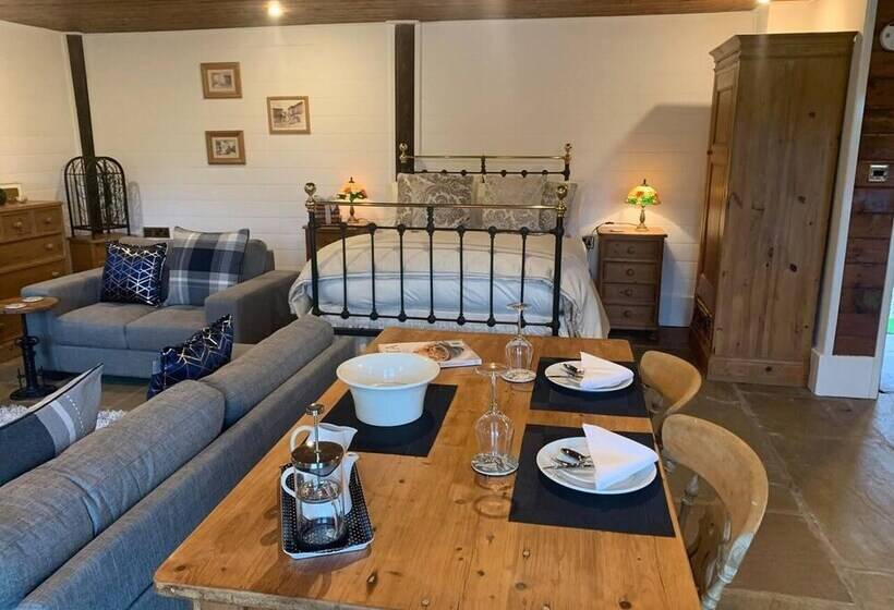 The Lodge   Peaceful Relaxing Hideaway