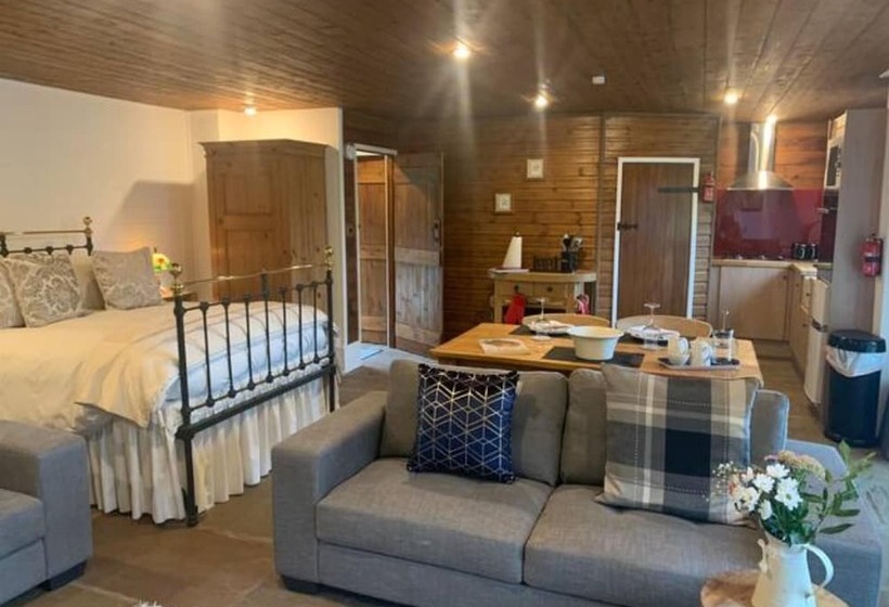 The Lodge   Peaceful Relaxing Hideaway