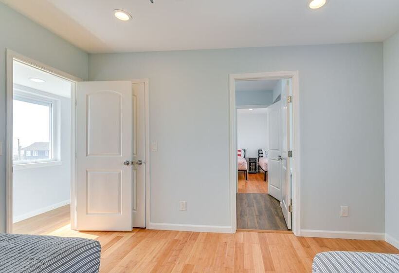 Boardwalk To Beach: Ocean View Surfside Home!