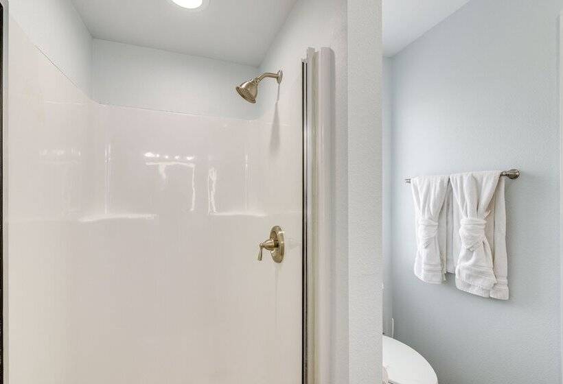 Boardwalk To Beach: Ocean View Surfside Home!