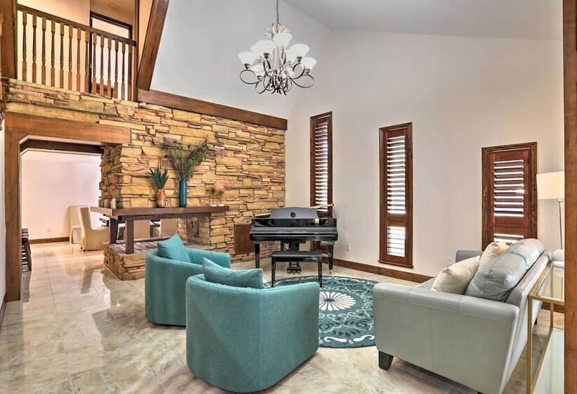 The Peacock Farm Largo Home + Outdoor Oasis!