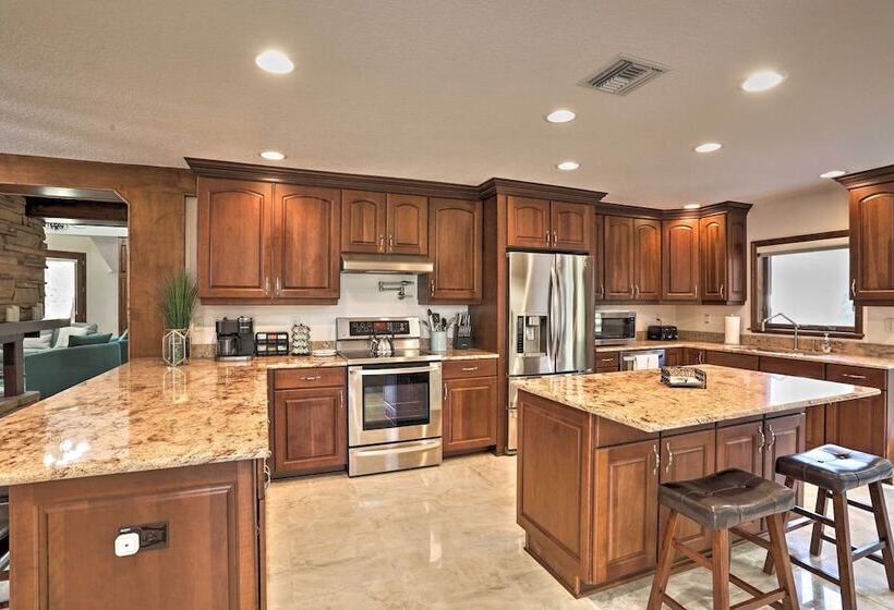 The Peacock Farm Largo Home + Outdoor Oasis!