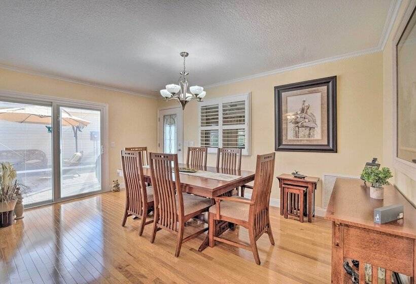 ~ 1 Mi To Golf: Home W/ Patio In The Villages!