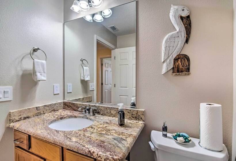 ~ 1 Mi To Golf: Home W/ Patio In The Villages!