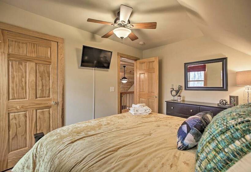 Wintergreen Resort Cabin: Near The Slopes!