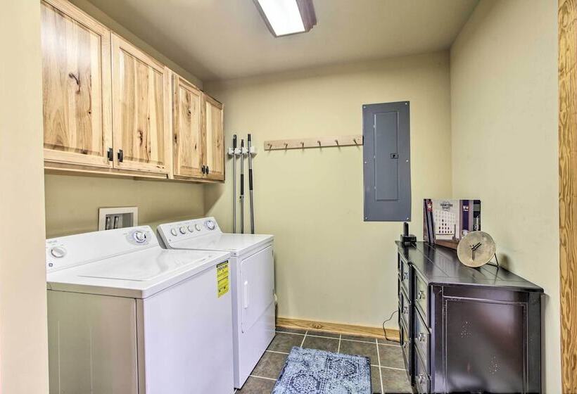 Wintergreen Resort Cabin: Near The Slopes!