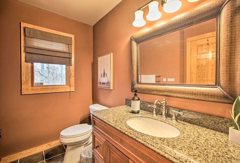 Wintergreen Resort Cabin: Near The Slopes!