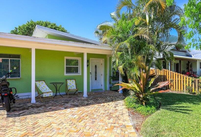 Tropical Naples Home Rental W/ Yard Near Beaches!
