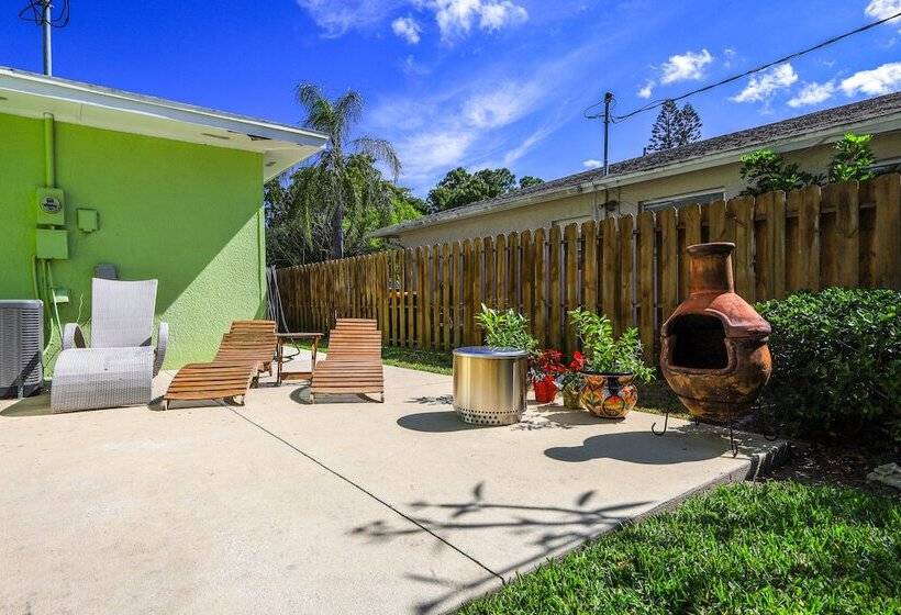 Tropical Naples Home Rental W/ Yard Near Beaches!