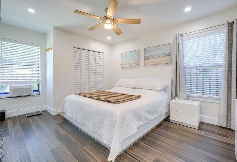 Tropical Naples Home Rental W/ Yard Near Beaches!