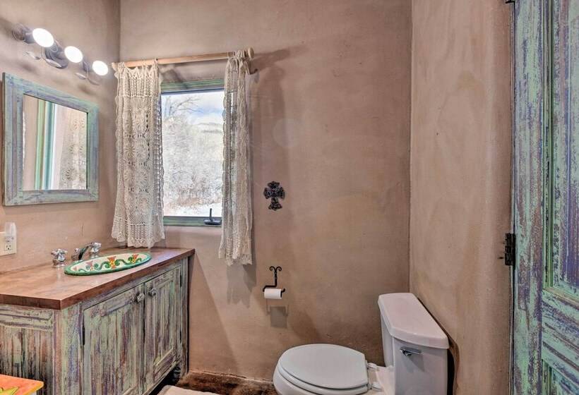 Unique Casita W/ Kiva Fireplace: 11 Mi To Taos Ski