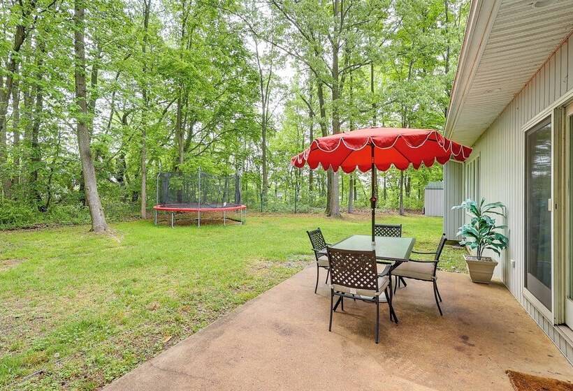 Private Yard: Pet Friendly Home In Dover