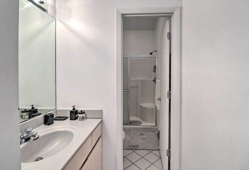 Private Yard: Pet Friendly Home In Dover