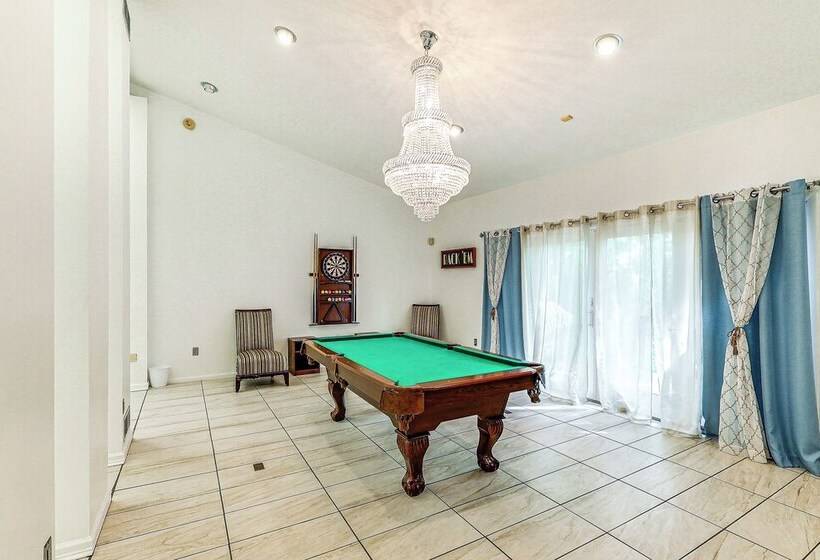 Private Yard: Pet Friendly Home In Dover