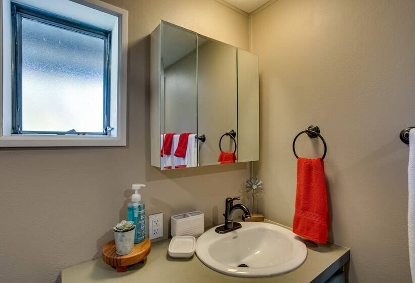 Updated Kingston Home W/ Private Hot Tub & Yard!