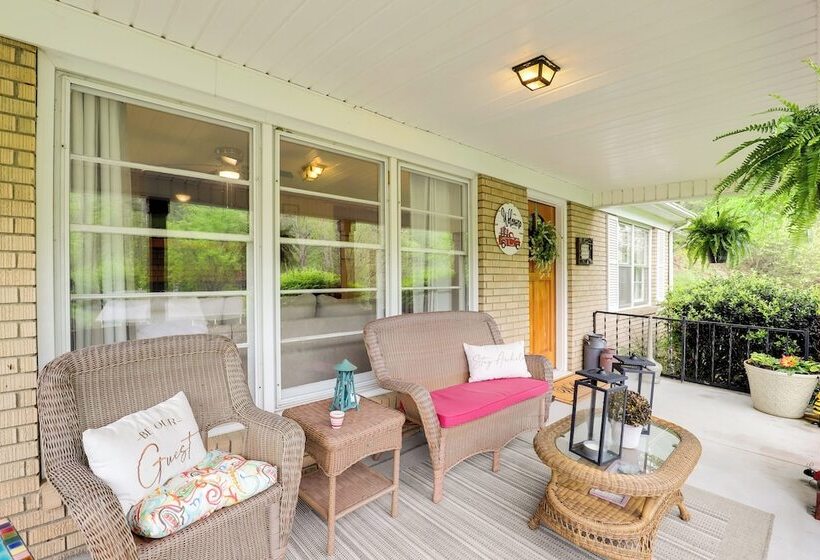 Fire Pit & Game Room: Family Home In Marshall