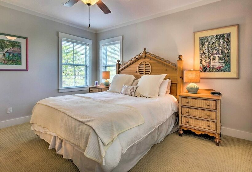 Upscale Gulf Retreat W/pool Access  ½ Mi To Beach