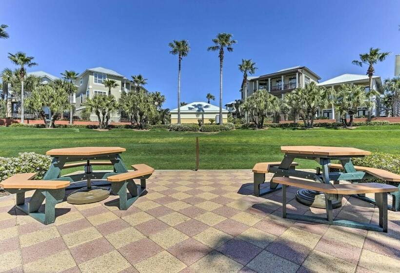 Upscale Gulf Retreat W/pool Access  ½ Mi To Beach