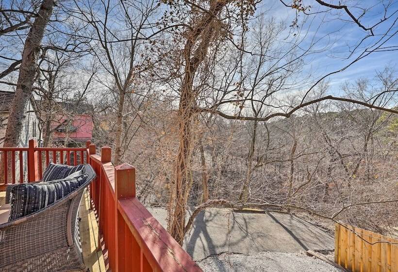 Walk To Dtwn: Historic Home In Eureka Springs