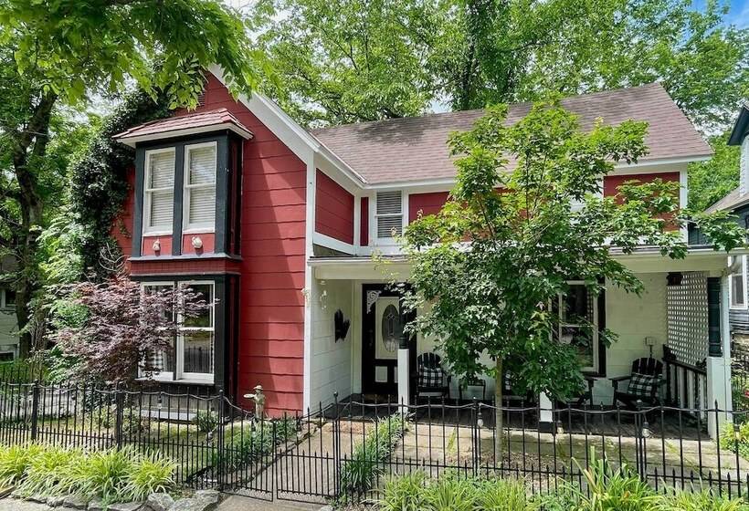 Walk To Dtwn: Historic Home In Eureka Springs