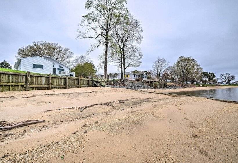 Waterfront Cottage W/ Private Beach + Deck!