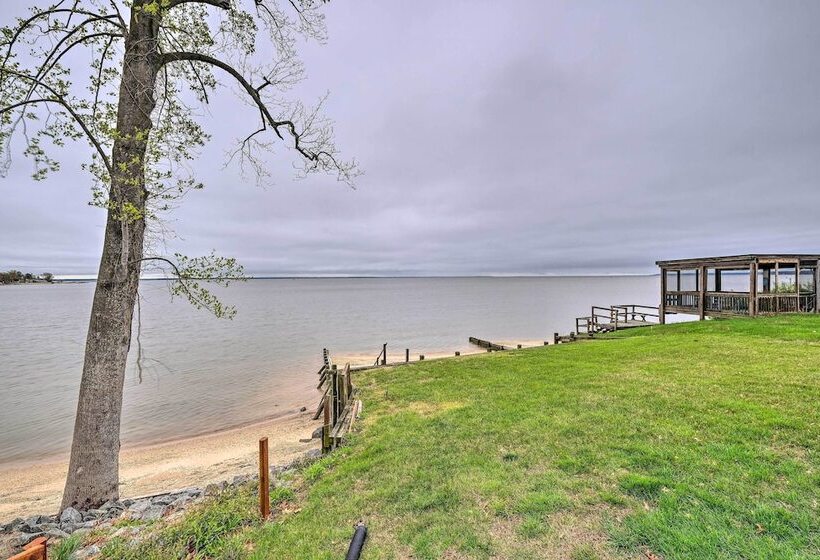 Waterfront Cottage W/ Private Beach + Deck!