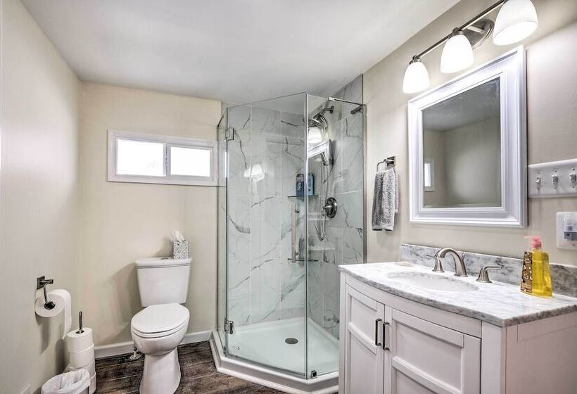 Waterfront Cottage W/ Private Beach + Deck!