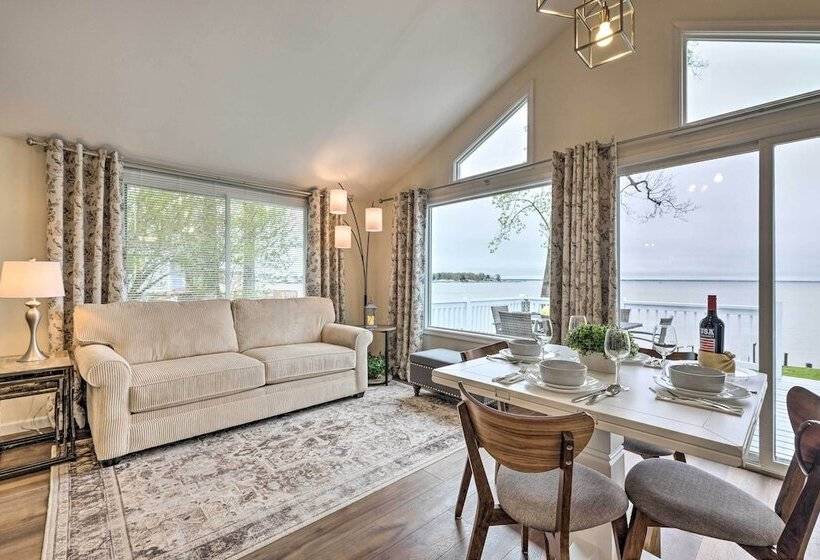 Waterfront Cottage W/ Private Beach + Deck!