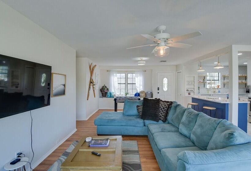 Waterfront Granbury Home: Easy Lake Access!