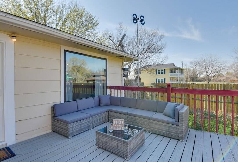 Waterfront Granbury Home: Easy Lake Access!