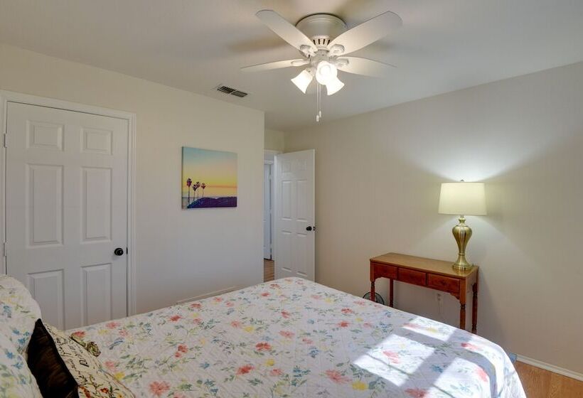 Waterfront Granbury Home: Easy Lake Access!