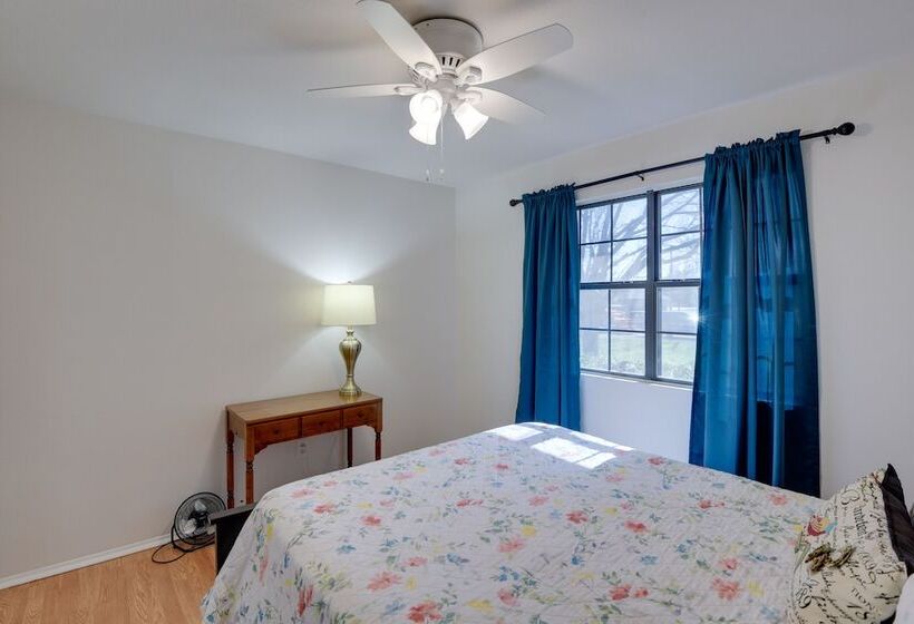 Waterfront Granbury Home: Easy Lake Access!