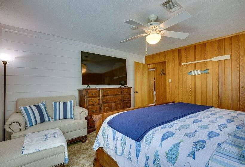 Waterfront Huntsville Home W/ Private Dock & Spa